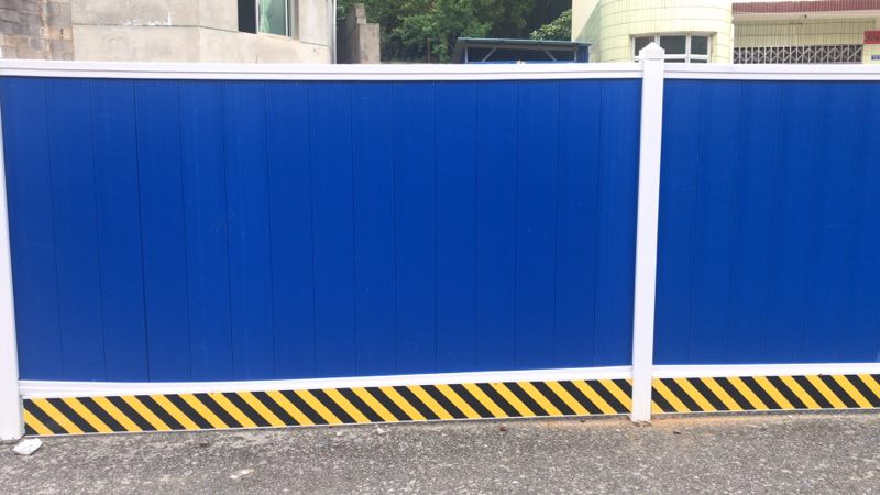 白茅湖农场黄家湖工地围挡施工